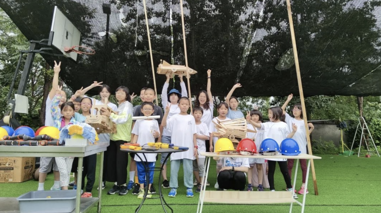 冬令营火爆预定|这个寒假让孩子和大师高迪一起~